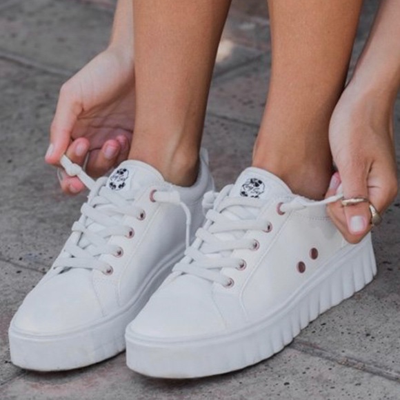 Roxy Sheilahh Platform Sneaker - Picture 1 of 4